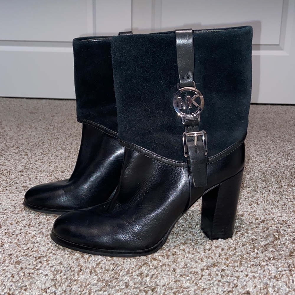 Used great condition Michael Kors shark booties 🥾